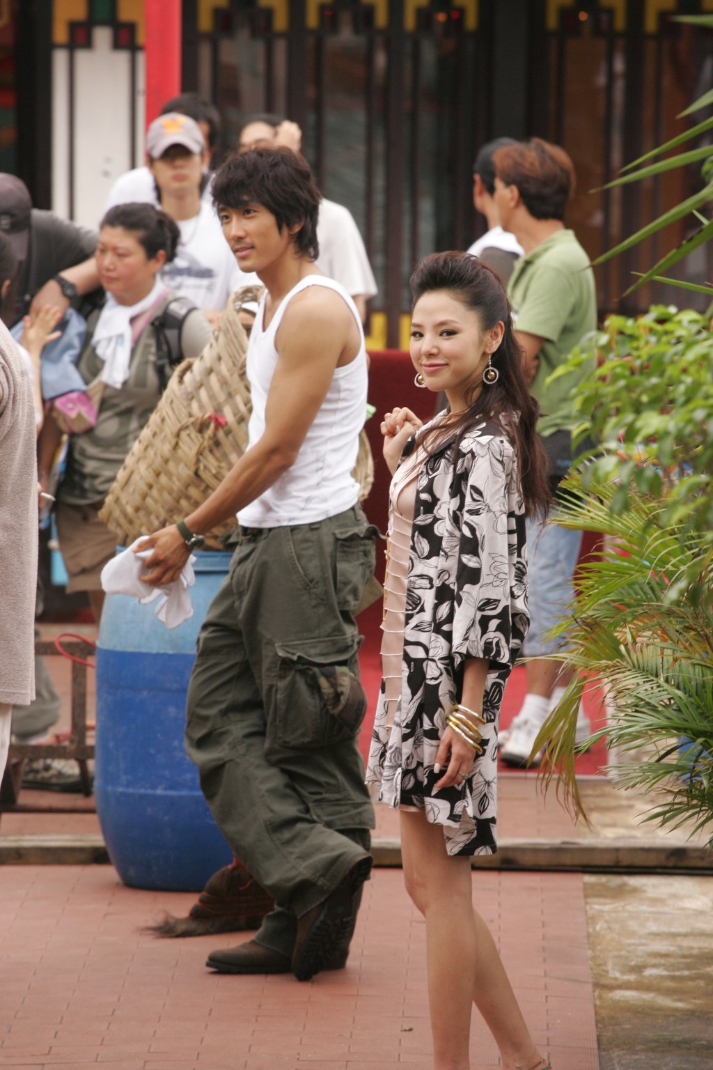 譚凱琪一度往台灣發展，約在2006年回流返港。2008年韓國男神宋承憲來港拍攝韓劇《伊甸之東》，譚凱琪也有份演出。