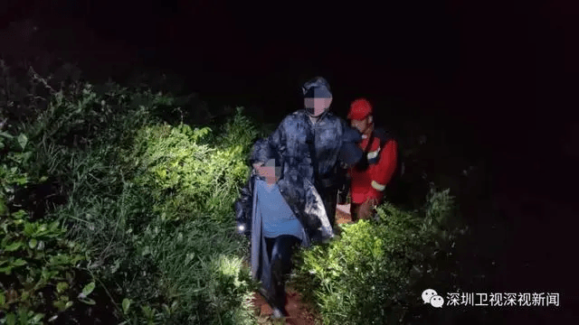 1大人帶3小孩颱風夜爬山迷路，消防深夜登山搜救。