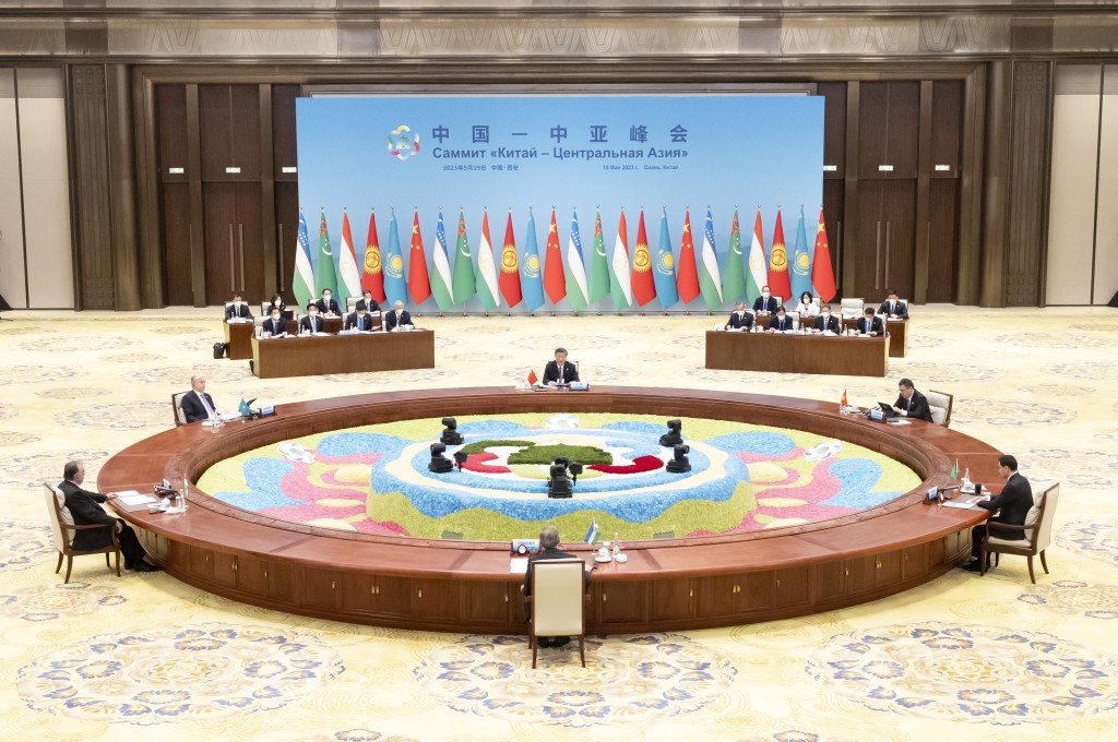 习近平主持首届中国中亚峰会。新华社