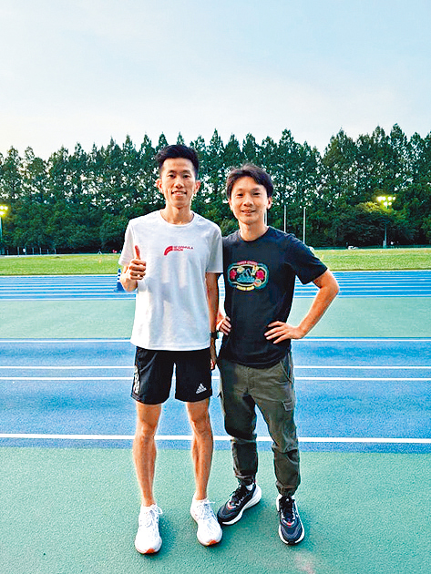陳偉聰(Wesley，左）坦言打破塵封逾半世紀嘅1500米港績，係同教練王容儲(右)一直以嚟努力嘅成果。