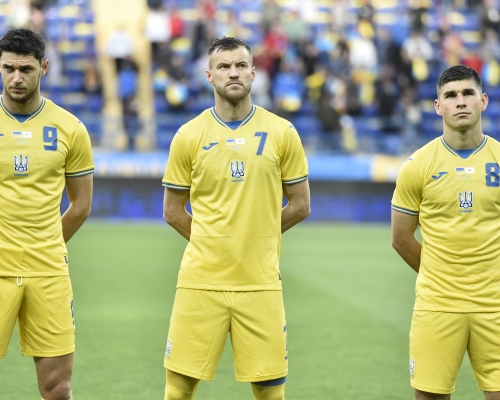 歐洲足協要求烏克蘭修改球衣。 AP