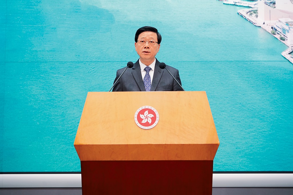 行政長官李家超回應周庭棄保離港事件，強調政府會全力追捕任何危害國家安全的逃犯。
