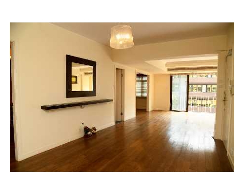 這是藍塘道49號低層B室， 實用面積1255方呎。

