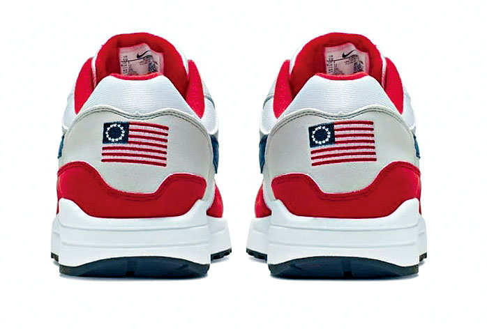 Nike獨立日紀念版球鞋印有早期美國旗圖案。