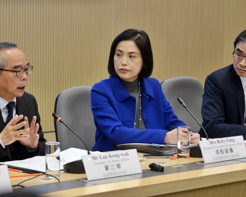 政府認為收取十足地價,對體育會構成壓力,認為三份一地價可取得平衡。