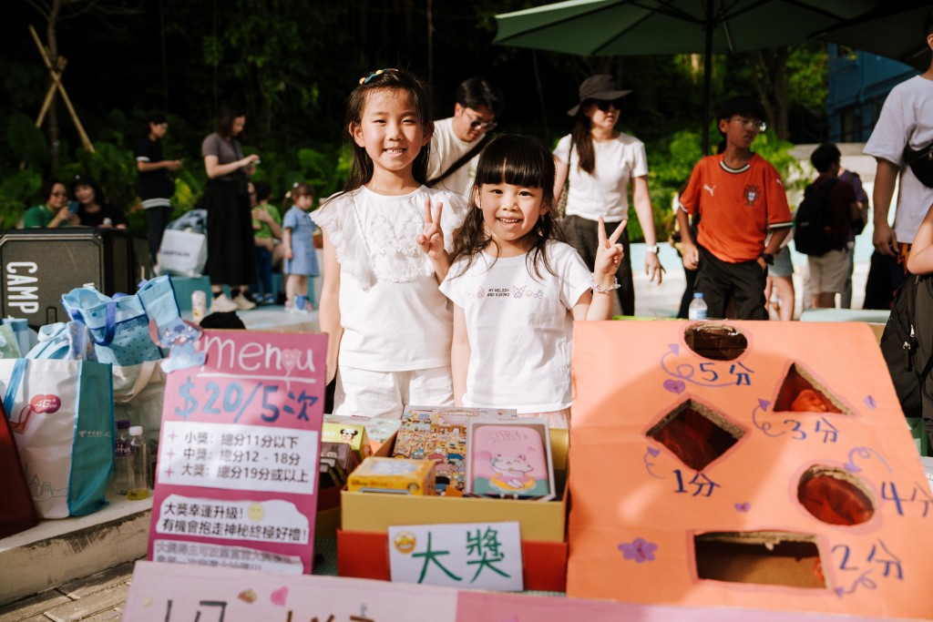 MiniMakers儿童市集透过摆档经验,让小朋友发挥创意、实践想法,体验赚钱需付出的努力。(图片来源:MiniMakers) MiniMakers儿童市集透过摆档经验,让小朋友发挥创意、实践想法,体验赚钱需付出的努力。(图片来源:MiniMakers)