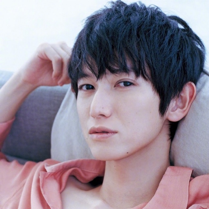 35歲男星本鄉奏多亦於元旦日宣布婚訊。