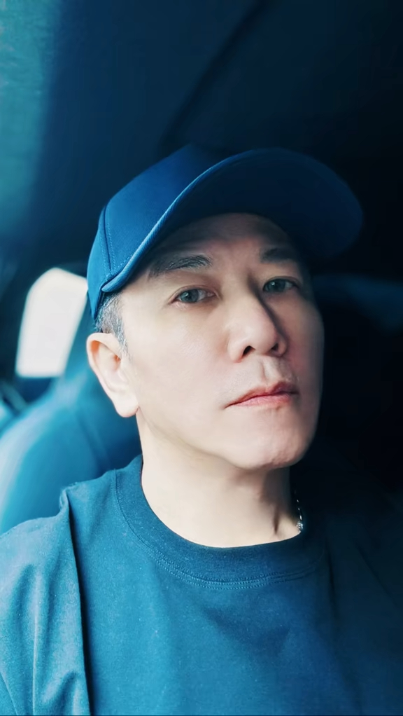 溫兆倫近日在抖音上載多張照片。 溫兆倫近日在抖音上載多張照片。