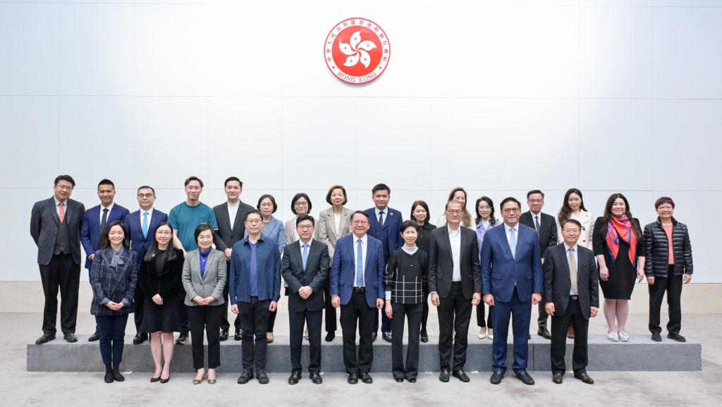 第五届扶贫委员会第一次会议今日（6日）下午召开，陈国基主持。