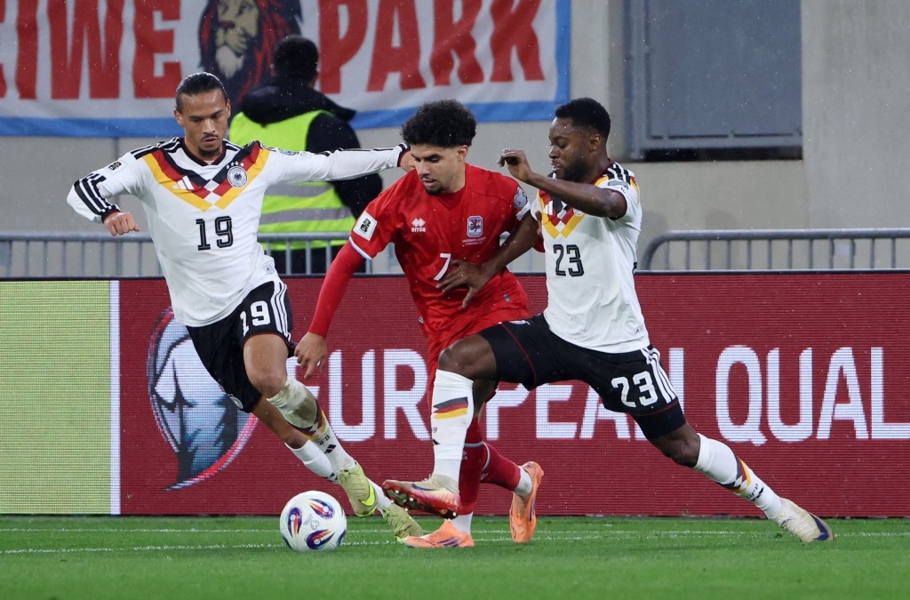 德国作客2：0卢森堡。路透社