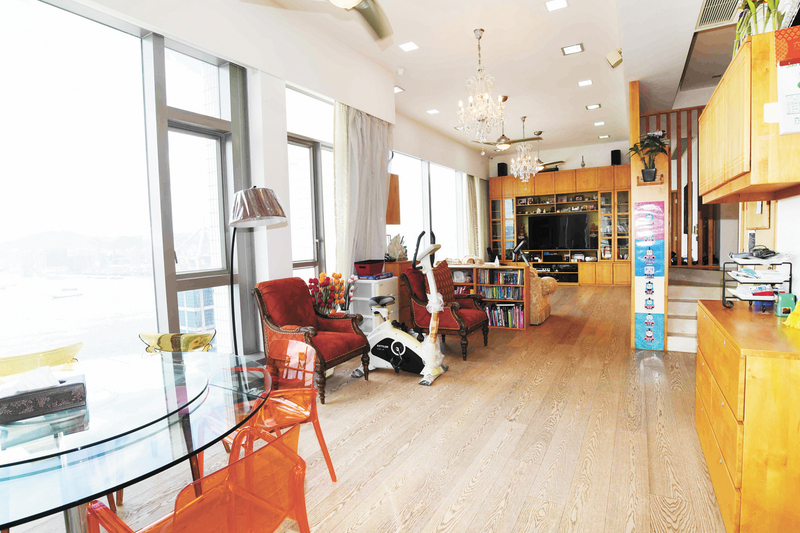 ■縉城峰1座頂層單位，實用面積2241方呎，連1925方呎天台，市場少有放盤。