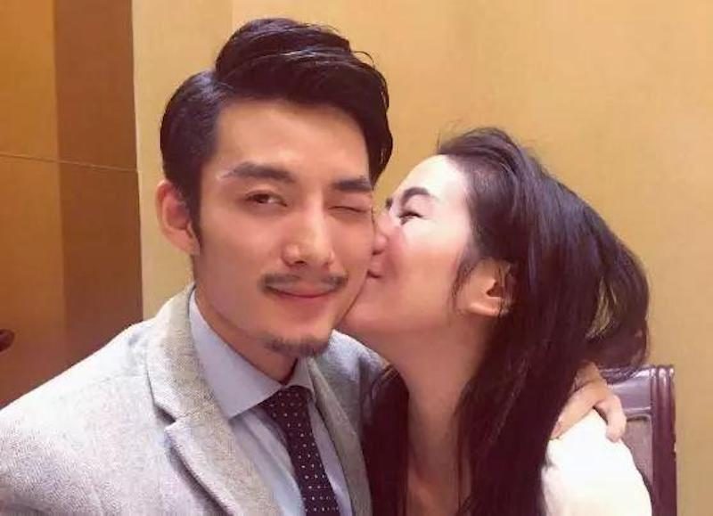 葉璇2015年與上海出生的小默先在於微博公開戀情。