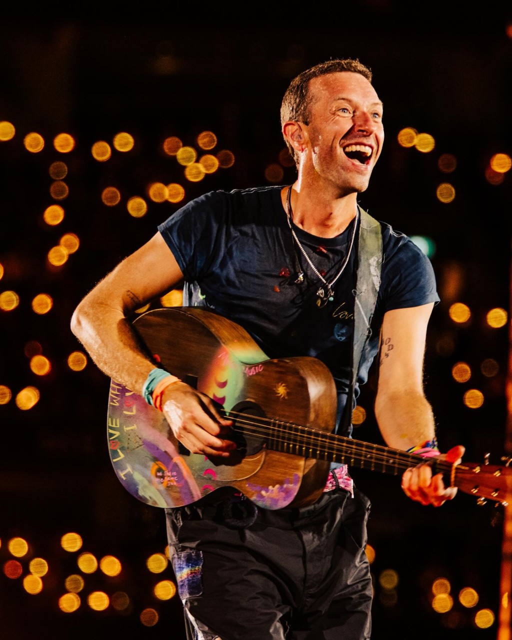 Coldplay在7月於波士頓開騷時，意外捉姦。 