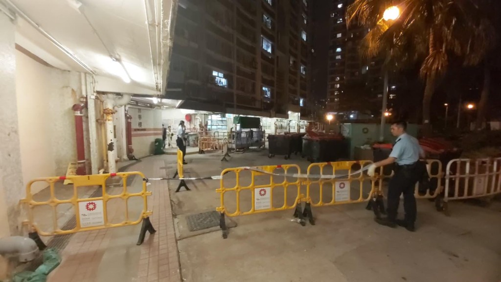 警方封鎖現場調查。 警方封鎖現場調查。