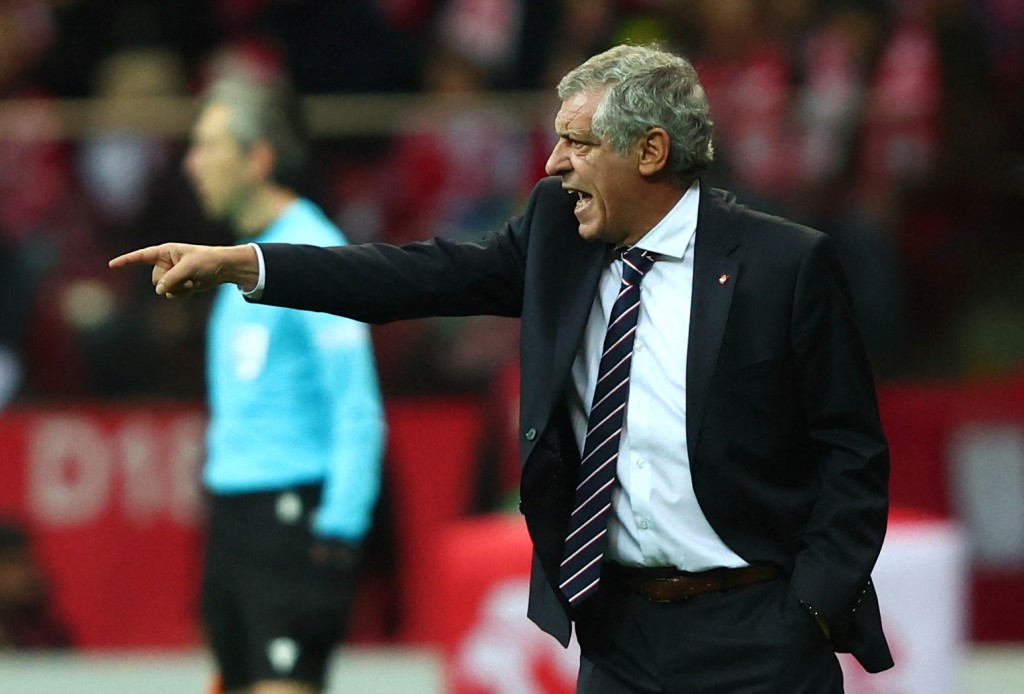 曾带领葡萄牙夺得16欧国杯的教练费兰度山度士亦被解雇。Reuters