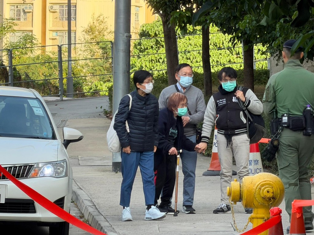 有市民到殮房認屍。曾志恒攝