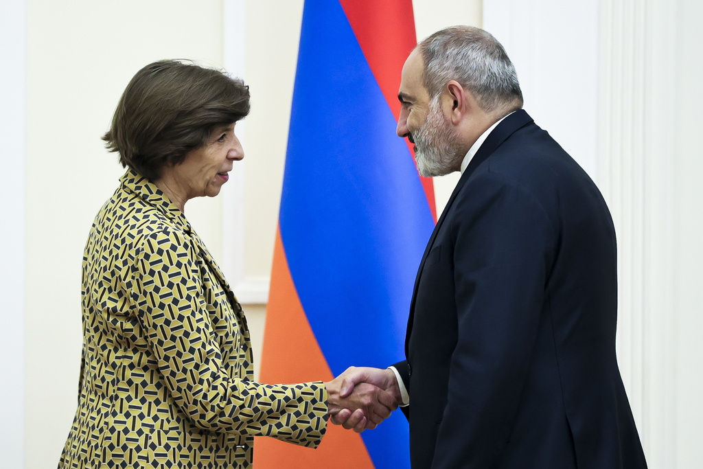 法國外長與亞美尼亞外長會面。美聯社圖片