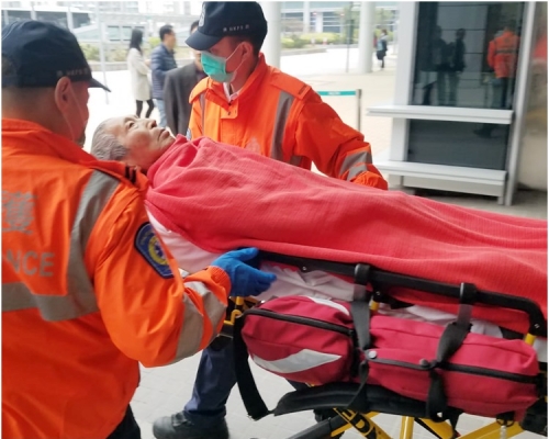 身体虚弱的康来福由北大屿山医院转往玛嘉烈医院治疗。