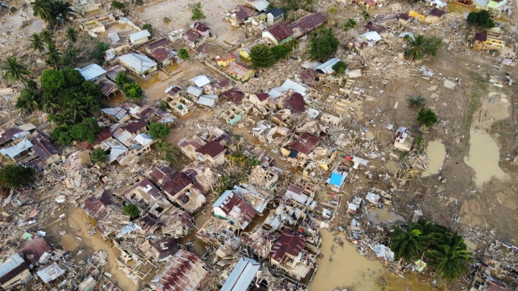 印尼洪災災區滿目瘡痍。 美聯社 印尼洪災災區滿目瘡痍。 美聯社