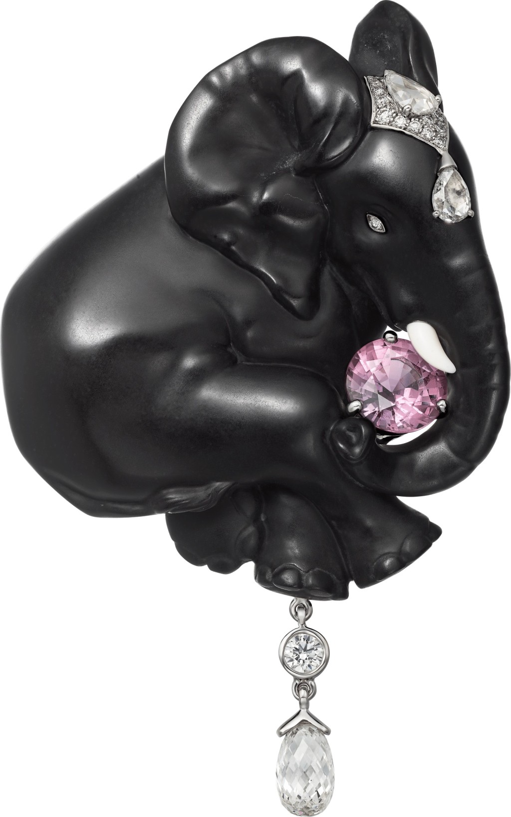 Éléphant Noir胸針,這隻黑色大象的身軀用上石化木蘭花木製作,並以白色黃金鑲嵌1顆圓形馬達加斯加粉紅色藍寶石(1.52卡)、梨形鑽石、水滴形切割鑽石及圓形明亮式切割鑽石。 Éléphant Noir胸針,這隻黑色大象的身軀用上石化木蘭花木製作,並以白色黃金鑲嵌1顆圓形馬達加斯加粉紅色藍寶石(1.52卡)、梨形鑽石、水滴形切割鑽石及圓形明亮式切割鑽石。
