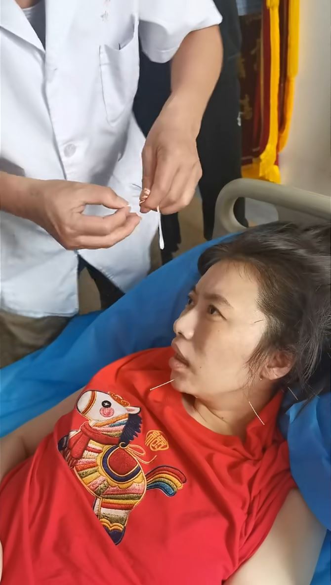 因齐患罕见的脑干脑炎，李先生夫妻变成瘫痪，李太更小产。抖音