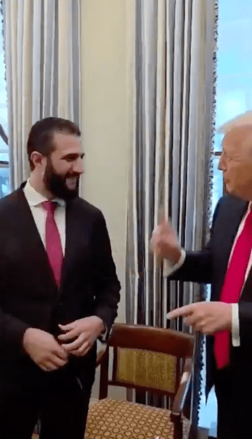 隨後特朗普調皮追問:「你有幾個老婆?」X@_johnnymaga 隨後特朗普調皮追問:「你有幾個老婆?」X@_johnnymaga