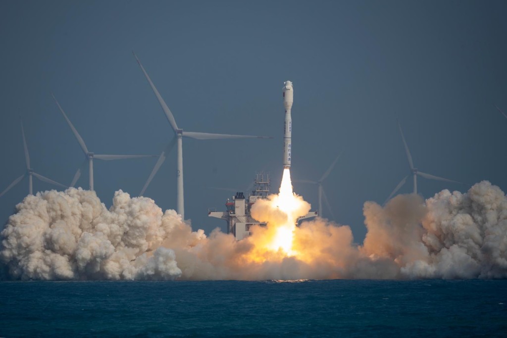 「港中大一號」衞星在廣東陽江近海海域成功發射。