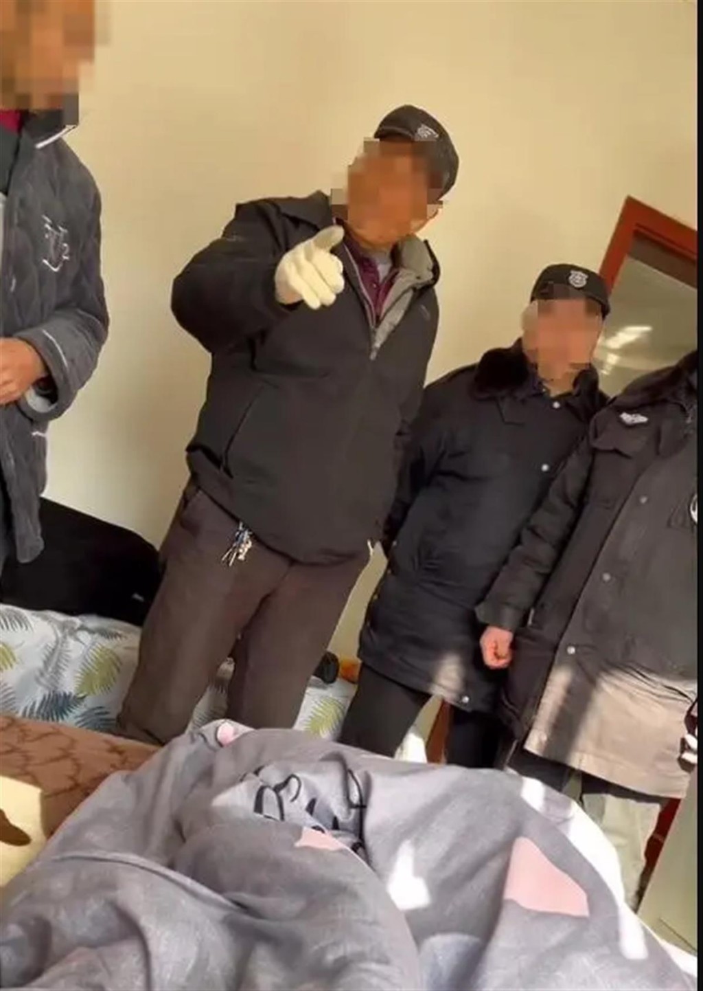 陝西馬先生因為在群組鬧物管，被保安上門報復摑嘴要入院。
