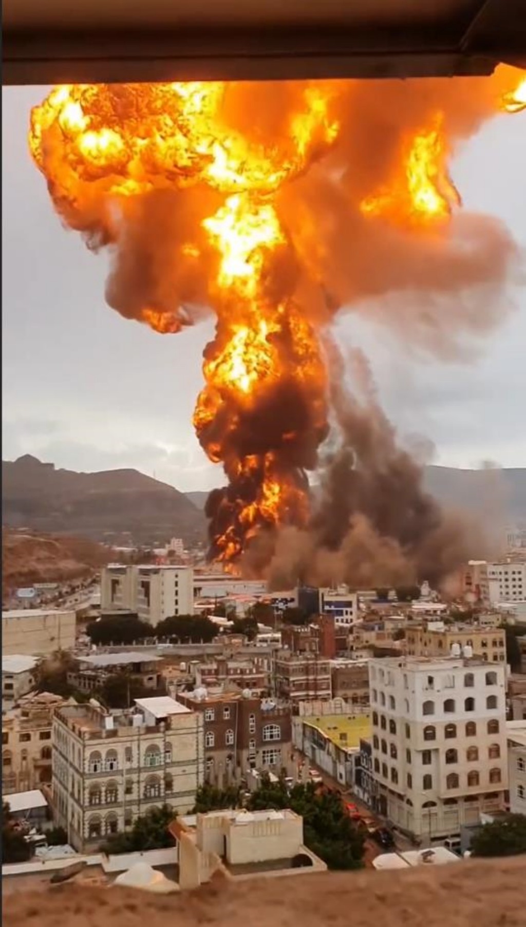 薩那多個地點當天遭到以軍空襲，包括石油公司和發電站。新華社圖片