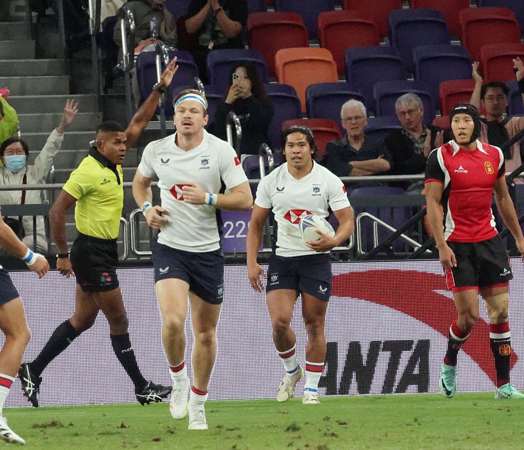 房傑鋒(右二) 在決賽中第一個達陣。徐嘉華攝 房傑鋒(右二) 在決賽中第一個達陣。徐嘉華攝