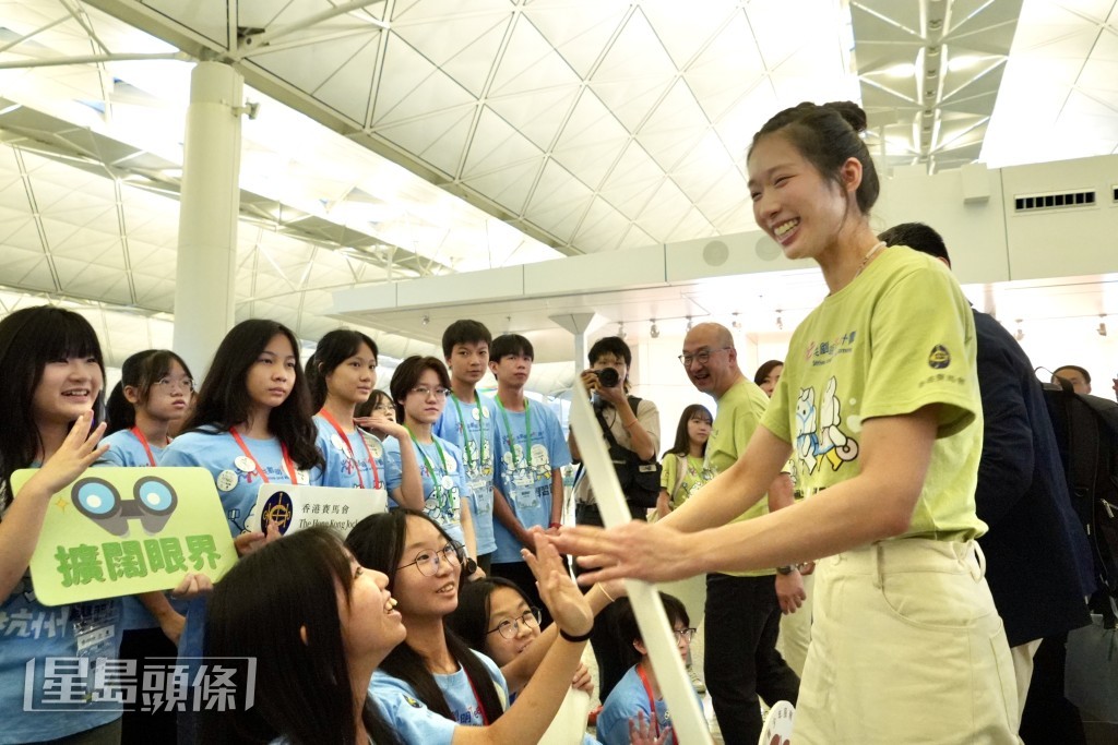 江旻憓任职马会后，即随团赴杭州考察。刘骏轩摄