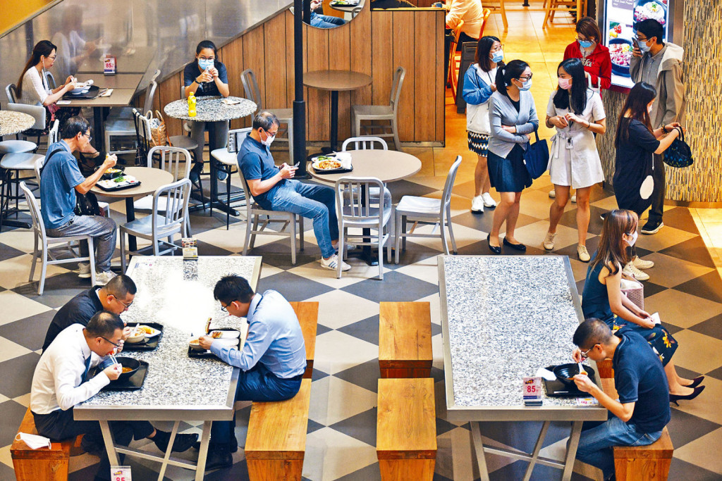现时本港推行电子点餐的餐厅越来越多。资料图片