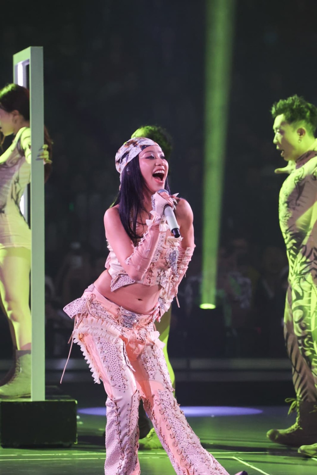 施展渾身解數！