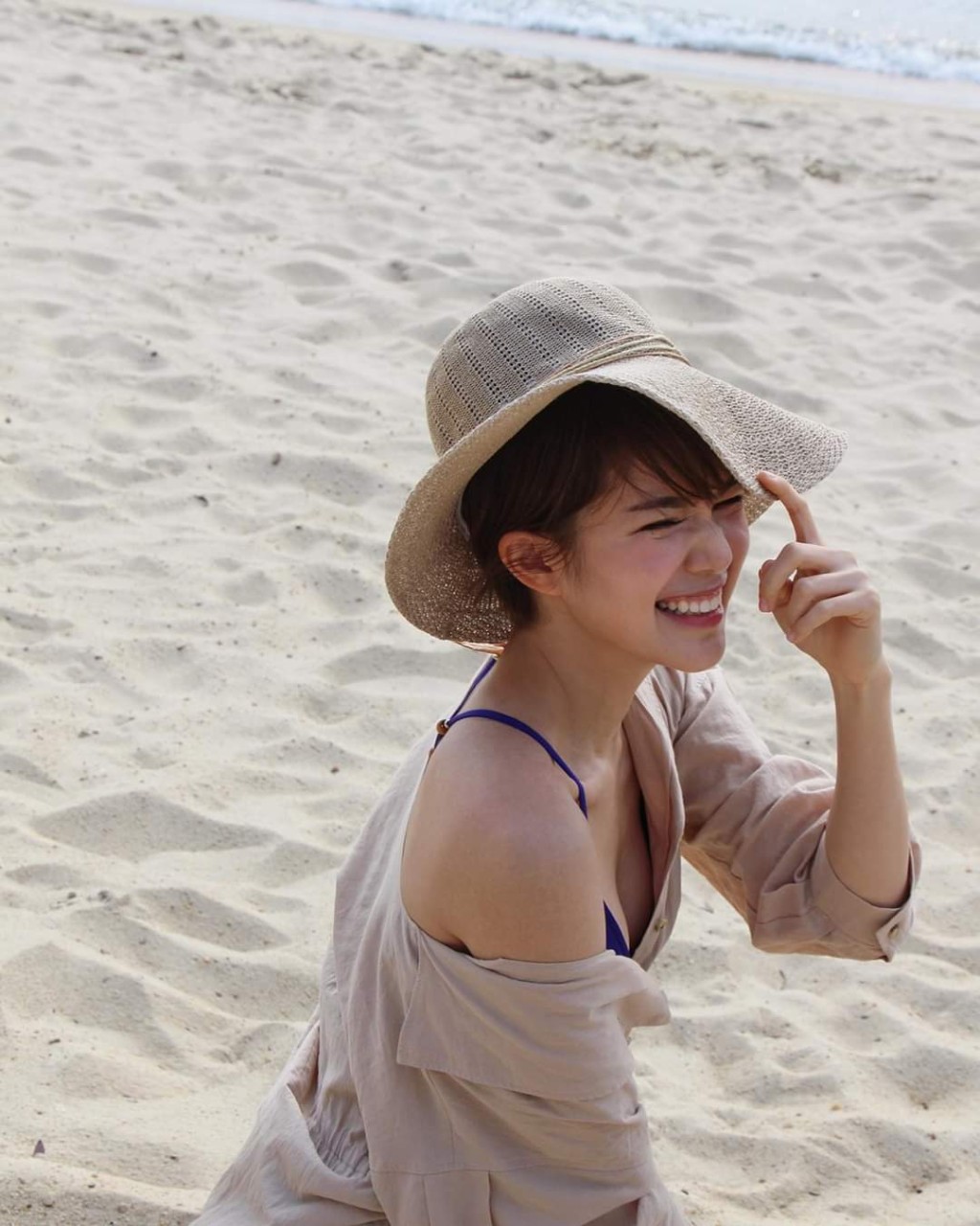 Chloe有样有身材。