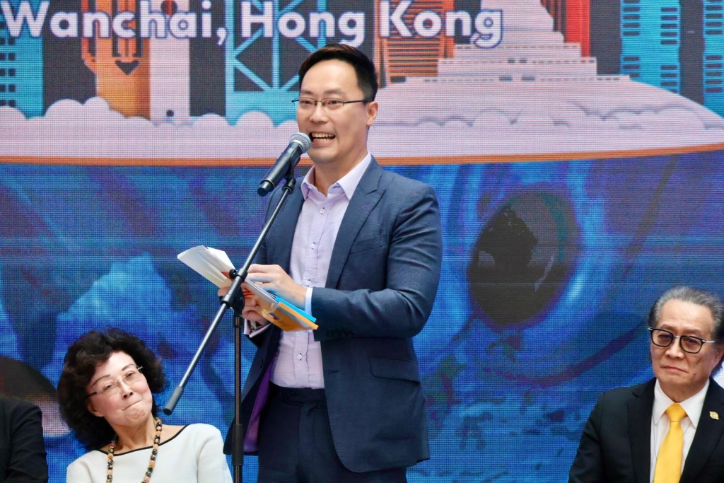 蔡健斌在致詞時表示,希望巿民大力支持還有17天便正式開幕的全運會。 蔡健斌在致詞時表示,希望巿民大力支持還有17天便正式開幕的全運會。