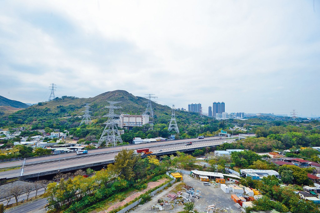 新地旗下元朗錦田下高埔村住宅項目，獲批建3幢16層高分層住宅大樓，可建總樓面約25萬方呎。