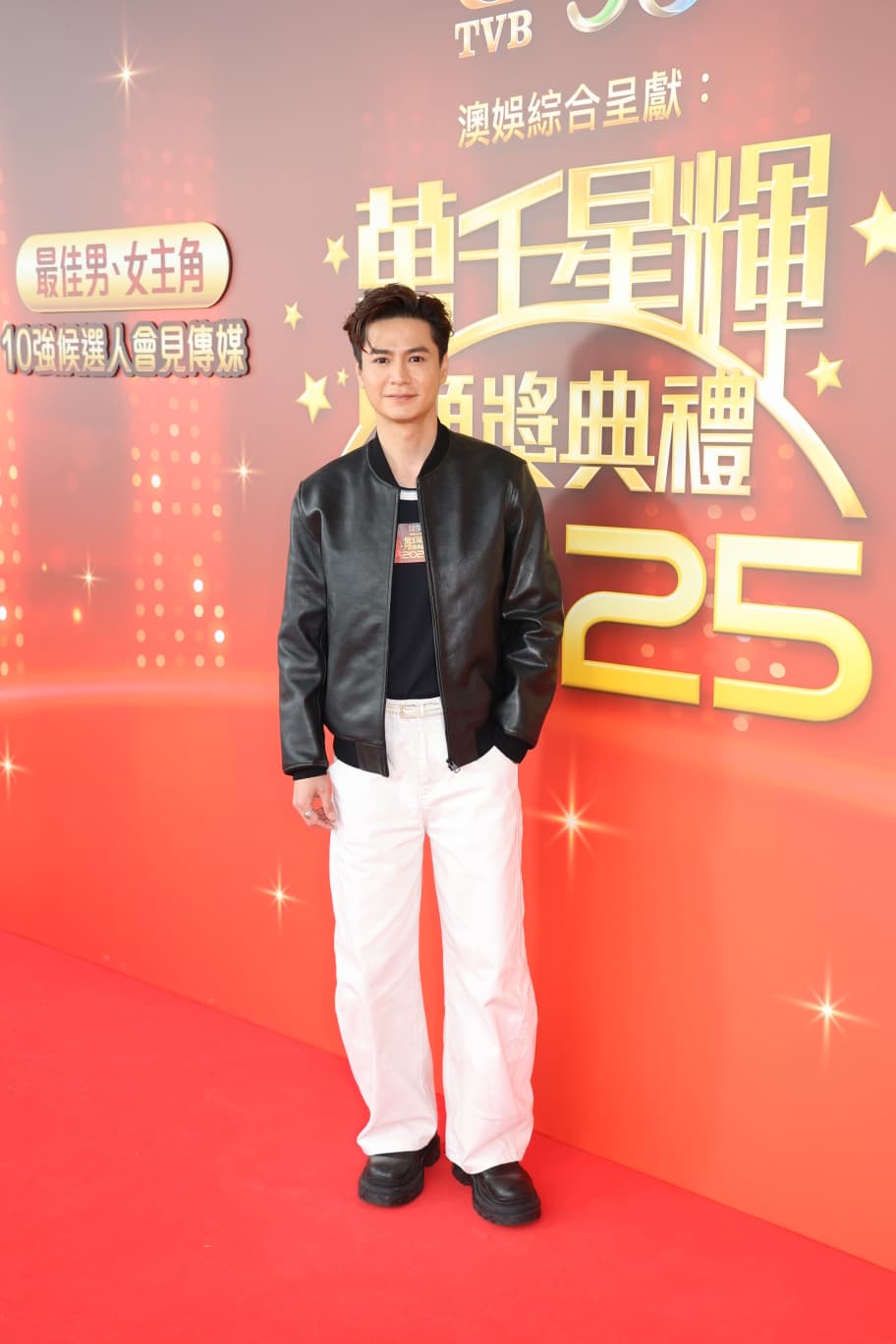 提到TVB執行「禁愛令」，羅子溢笑說：「而家仲興架咩？」