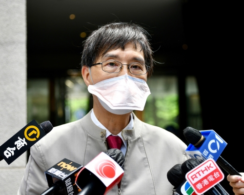 袁國勇倡學校開學前做好通風,以減少學生在校內感染機會。 資料圖片