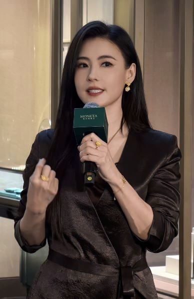 柏芝接受媒體訪問，難得暢談自己的演藝心態與未來規劃。