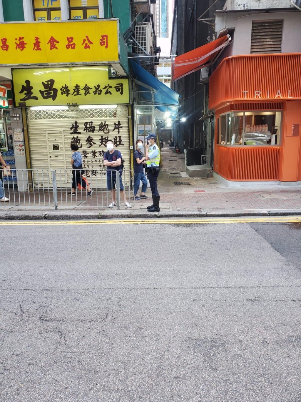警方提醒市民切勿胡亂過馬路。圖:警方提供
