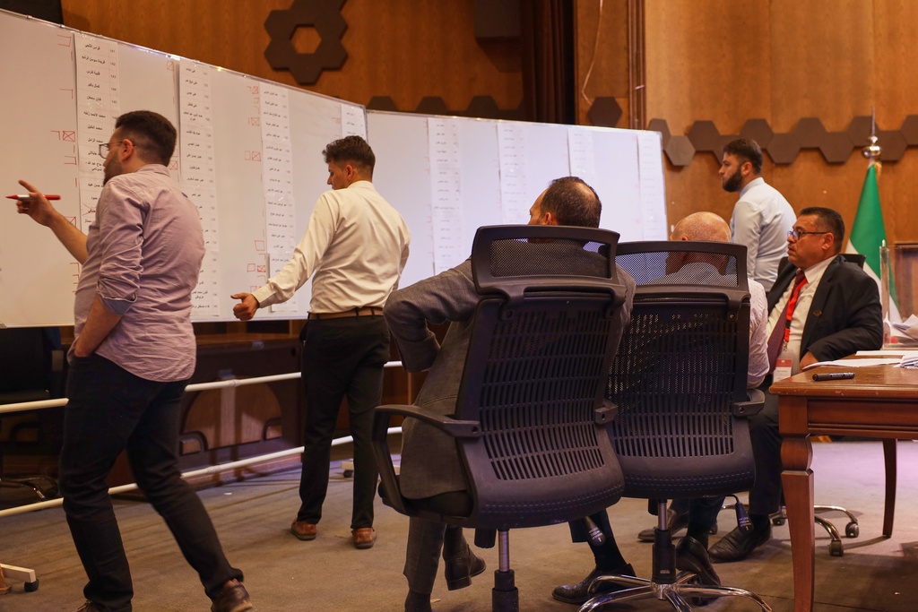 叙利亚举行议会选举，是前总统巴沙尔被推翻后的首次。美联社