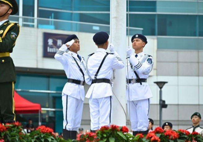 今年IDYL首次獲得五四旗手選拔亞軍，脫穎而出的隊員們踏上金紫荊廣場旗台，於該個別具意義的日子擔任區旗升旗手，完成隊員們的夢想，體驗一場完美的升旗禮。  ​