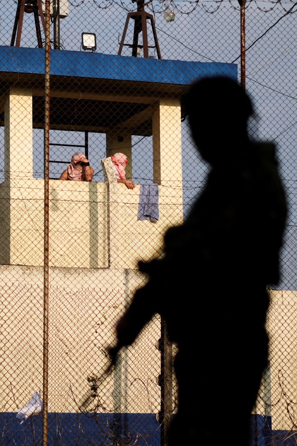 危地馬拉有3所監獄發生騷亂，挾持最少46人。路透社