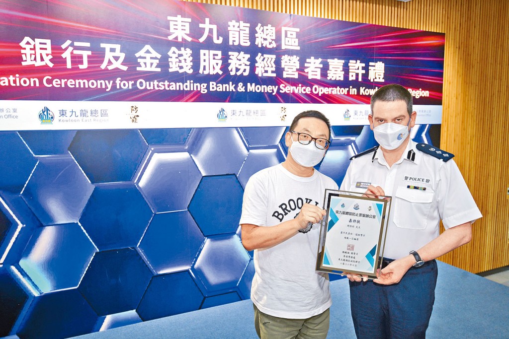 獲嘉許的士司機周陸佑。