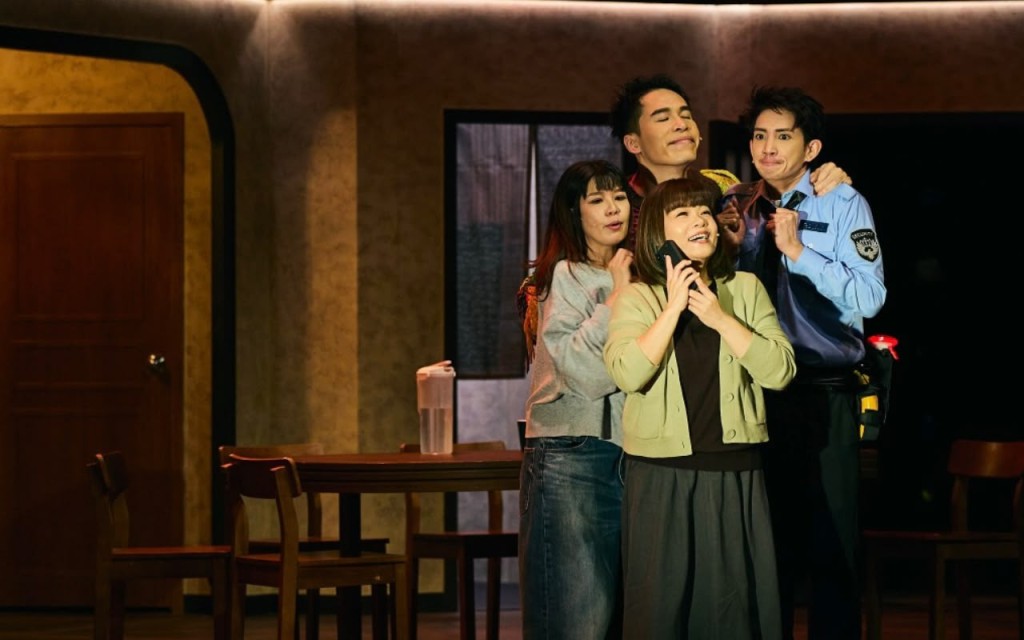 《關於那隻龜回魂的故事》講述一隻陪伴家族多年的老龜，在「回魂夜」以奇幻溫情方式現身，引領一家人跨越心靈創傷、化解多年誤解，笑中帶淚。