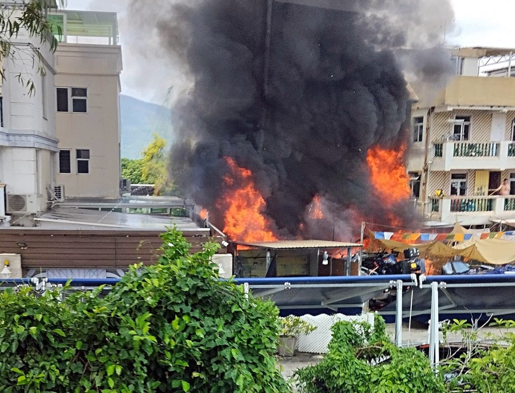 村屋火光熊熊。fb：錦上路之友