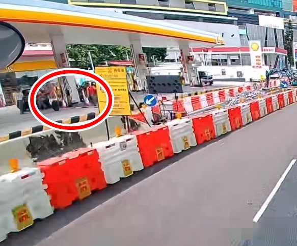 有網民則建議「真係好彩!唔係死得 唔抵!快去買六合彩!」。fb「車cam L(香港群組)」截圖 有網民則建議「真係好彩!唔係死得 唔抵!快去買六合彩!」。fb「車cam L(香港群組)」截圖