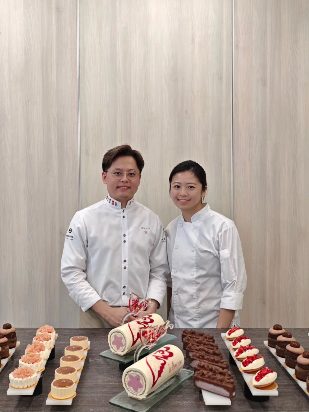 近日蘇志威大女蘇君蕎曾到日本學藝,學成歸來現開設網上餅店。 近日蘇志威大女蘇君蕎曾到日本學藝,學成歸來現開設網上餅店。