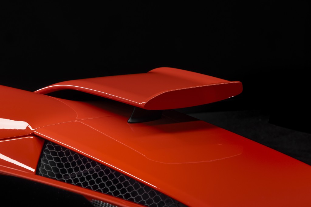 法拉利Ferrari 296 Speciale加強版車尾兩側增設獨立小型翼片,設計概念源自FXX K。