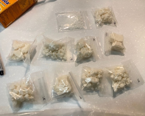 警方在男子住所內檢獲1.3公斤懷疑霹靂可卡因。圖:警方提供
